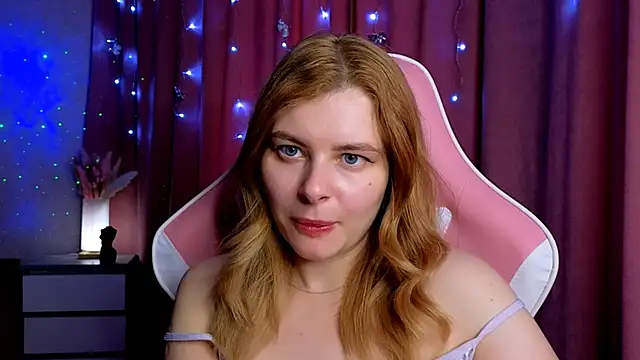 Snapshot of Day-off chatting on 10/04/25, 03:26 Day-off online show from 10/04/25, 03:26