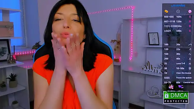 Snapshot of _Kelly__ chatting on 03/08/26, 10:08 Kelly online show from 03/08/26, 10:08