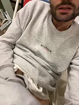 Snapshot of athenphysics chatting on 01/12/25, 08:14 athenphysics online show from 01/12/25, 08:14