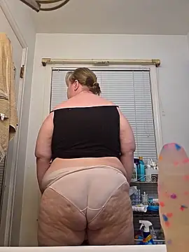 Snapshot of virgieblanca chatting on 04/20/26, 02:03 virgieblanca online show from 04/20/26, 02:03