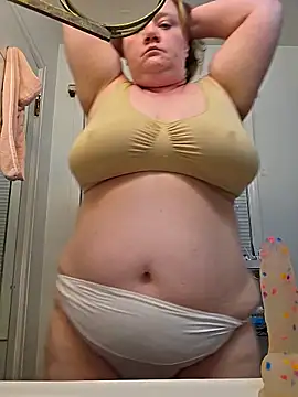 Snapshot of virgieblanca chatting on 05/04/26, 03:02 virgieblanca online show from 05/04/26, 03:02