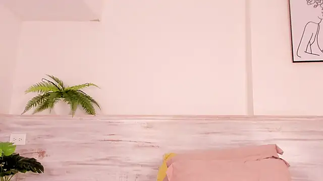 Alaia Ferrer  online show from 02/09/25, 11:36