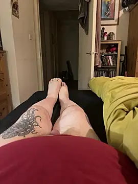 Snapshot of chatting on 09/30/25, 09:20 online show from 09/30/25, 09:20