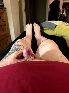 Snapshot of chatting on 10/28/25, 09:39 online show from 10/28/25, 09:39