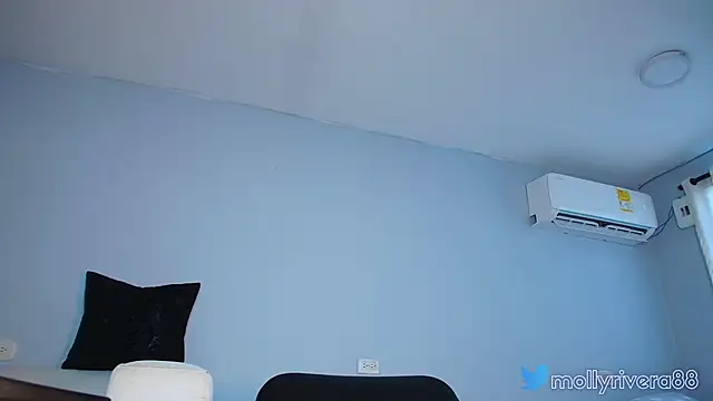 Snapshot of mollyrivera chatting on 09/22/25, 08:22 mollyrivera online show from 09/22/25, 08:22