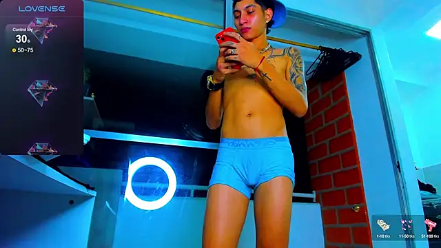 Snapshot of Hardcockboysxxx chatting on 02/19/25, 05:38 Hardcockboysxxx online show from 02/19/25, 05:38