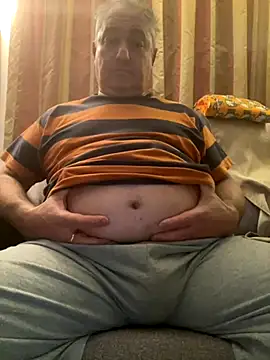 Snapshot of Russirayu chatting on 11/30/25, 10:58 Russirayu online show from 11/30/25, 10:58