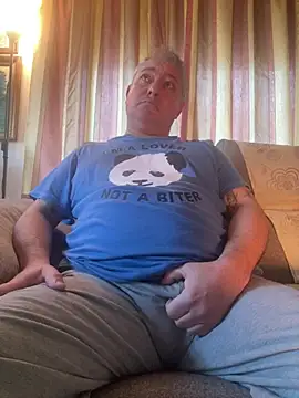 Snapshot of Russirayu chatting on 01/17/26, 07:57 Russirayu online show from 01/17/26, 07:57