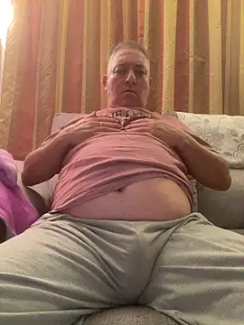 Snapshot of Russirayu chatting on 02/18/26, 11:22 Russirayu online show from 02/18/26, 11:22