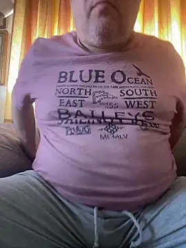 Snapshot of Russirayu chatting on 02/23/26, 12:24 Russirayu online show from 02/23/26, 12:24