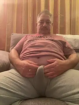 Snapshot of Russirayu chatting on 03/22/26, 11:08 Russirayu online show from 03/22/26, 11:08