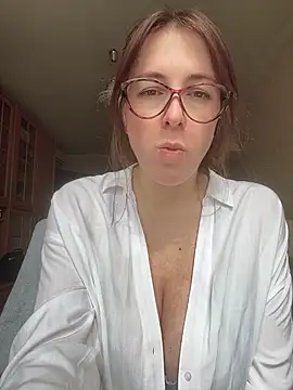 Snapshot of MommmyYummy chatting on 04/23/26, 10:47 MommmyYummy online show from 04/23/26, 10:47