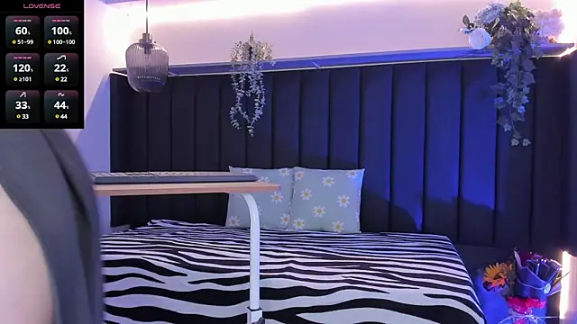 Snapshot of PawgGirl18 chatting on 01/04/25, 03:39 PawgGirl18 online show from 01/04/25, 03:39