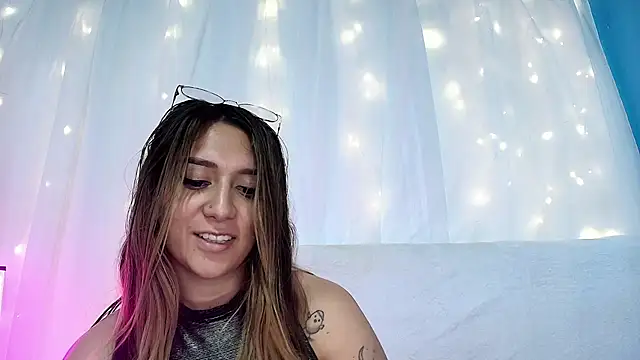 Natasha Wilde  online show from 12/13/24, 10:55