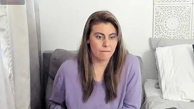 Snapshot of V_monse chatting on 11/20/25, 11:26 V monse online show from 11/20/25, 11:26