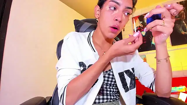 Alahia Rodriguez online show from 03/06/25, 07:32