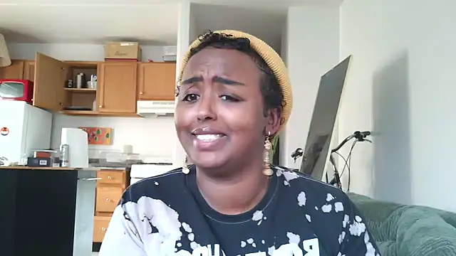 Snapshot of SiminFox chatting on 01/12/26, 07:19 SiminFox online show from 01/12/26, 07:19