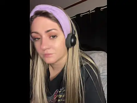 MimiLiciax online show from 05/18/26, 03:35