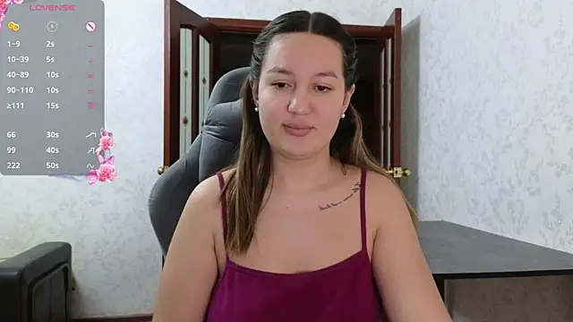 Snapshot of Nelly_Fischer chatting on 04/21/26, 06:34 Nelly Fischer online show from 04/21/26, 06:34