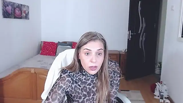 evamaria2024 online show from 12/15/25, 09:46