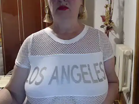 Secretfox online show from 09/23/25, 03:20