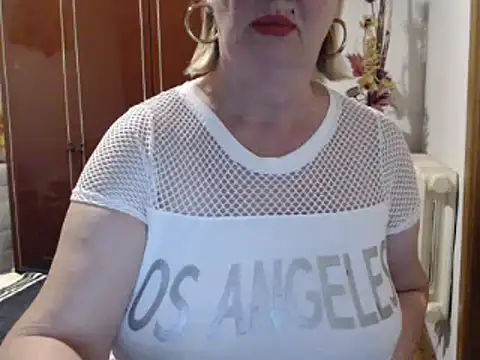 Secretfox online show from 10/02/25, 03:13