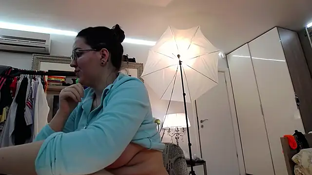 ILoveToFeelU online show from 02/28/25, 06:32