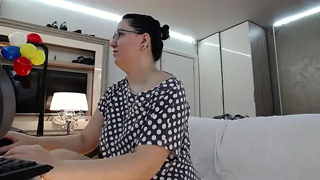 ILoveToFeelU online show from 04/29/26, 11:00