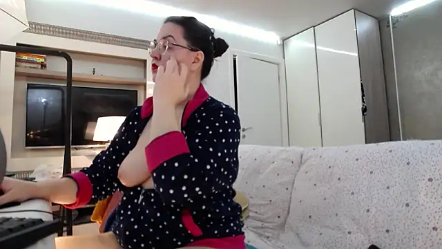ILoveToFeelU online show from 06/18/26, 02:12