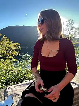 Mia Railey online show from 11/05/25, 02:28