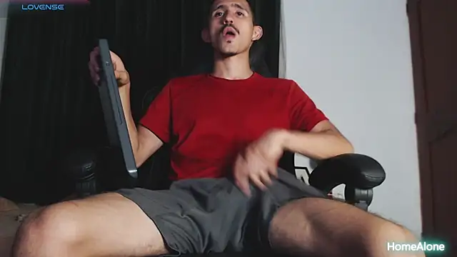 Snapshot of HomeAloneK chatting on 03/10/25, 10:55 HomeAloneK online show from 03/10/25, 10:55