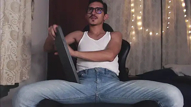 HomeAloneK online show from 09/29/25, 08:24