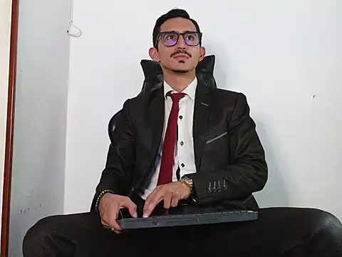 Snapshot of HomeAloneK chatting on 01/05/26, 07:50 HomeAloneK online show from 01/05/26, 07:50