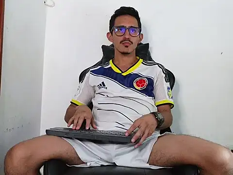 Snapshot of HomeAloneK chatting on 01/16/26, 07:18 HomeAloneK online show from 01/16/26, 07:18