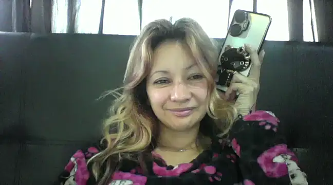 Snapshot of Paulita_x3 chatting on 03/20/25, 11:16 Paulita x3 online show from 03/20/25, 11:16