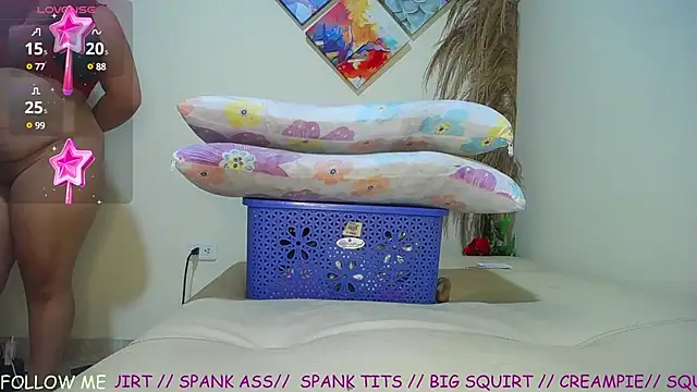 vegalaura   online show from 02/13/25, 01:29