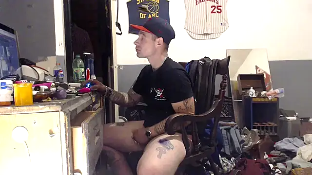 Snapshot of sledge901 chatting on 01/06/26, 11:58 sledge901 online show from 01/06/26, 11:58