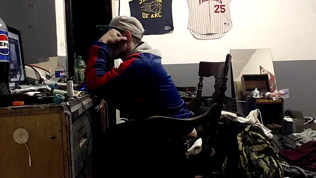 Snapshot of sledge901 chatting on 01/10/26, 07:54 sledge901 online show from 01/10/26, 07:54