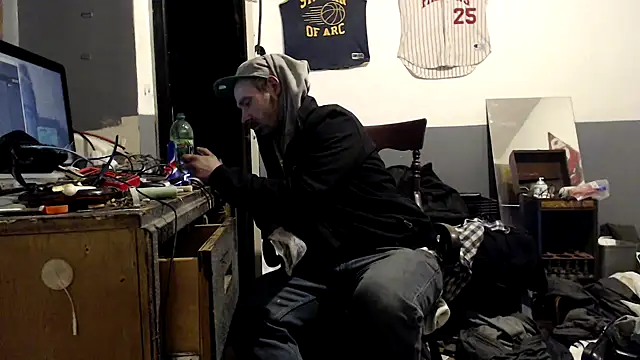 Snapshot of sledge901 chatting on 01/16/26, 12:14 sledge901 online show from 01/16/26, 12:14