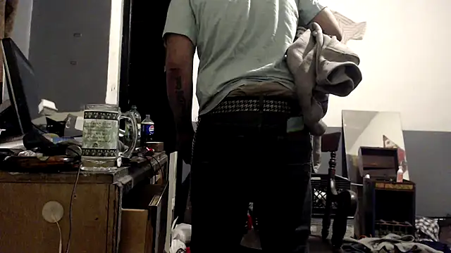 Snapshot of sledge901 chatting on 03/11/26, 01:55 sledge901 online show from 03/11/26, 01:55