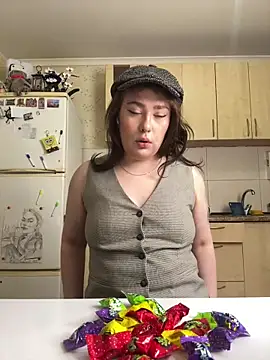 Snapshot of Golumm chatting on 09/10/25, 09:04 Golumm online show from 09/10/25, 09:04