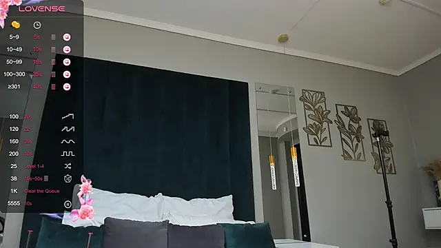 Snapshot of Cowell_Adelina chatting on 01/25/25, 06:35 Cowell Adelina online show from 01/25/25, 06:35