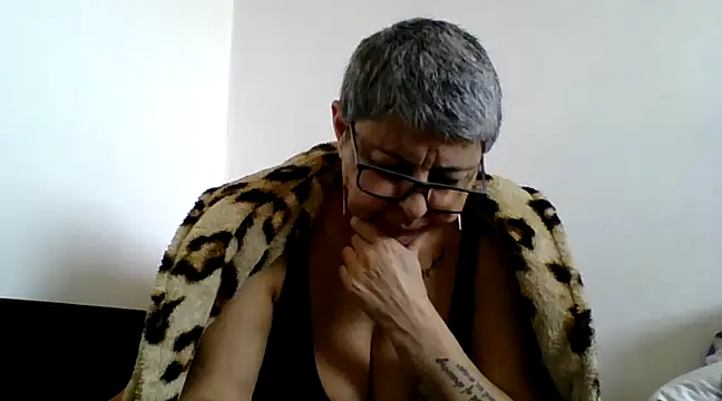 roseblak42 online show from 03/07/25, 09:07