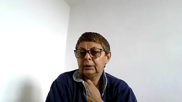 roseblak42 online show from 10/18/25, 10:27