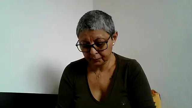 roseblak42 online show from 12/16/25, 09:36