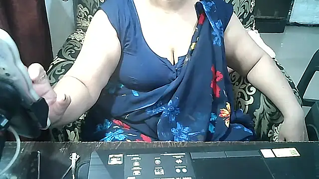 Snapshot of Punambhabisexy chatting on 10/09/25, 12:36 Punambhabisexy online show from 10/09/25, 12:36