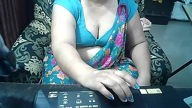 Snapshot of Punambhabisexy chatting on 10/31/25, 07:15 Punambhabisexy online show from 10/31/25, 07:15