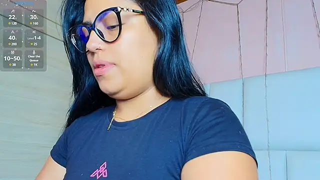 Snapshot of kiana_cream chatting on 03/01/25, 12:34 kiana cream online show from 03/01/25, 12:34