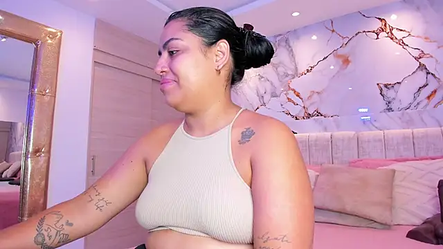 Snapshot of kiana_cream chatting on 12/04/25, 11:41 kiana cream online show from 12/04/25, 11:41