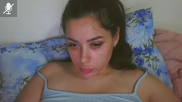 Snapshot of LovelyJulliette chatting on 05/08/26, 12:49 LovelyJulliette online show from 05/08/26, 12:49